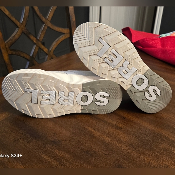 Sorel Sorel Women's Out 'N About Low Waterproof Sneaker - Picture 6 of 6